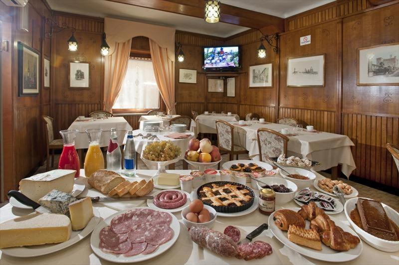 Albergo Badellino 브라 외부 사진