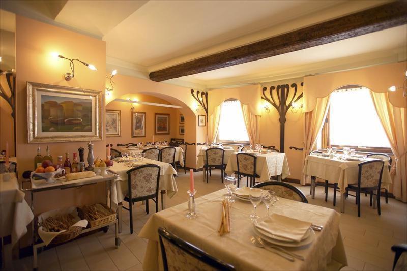 Albergo Badellino 브라 외부 사진